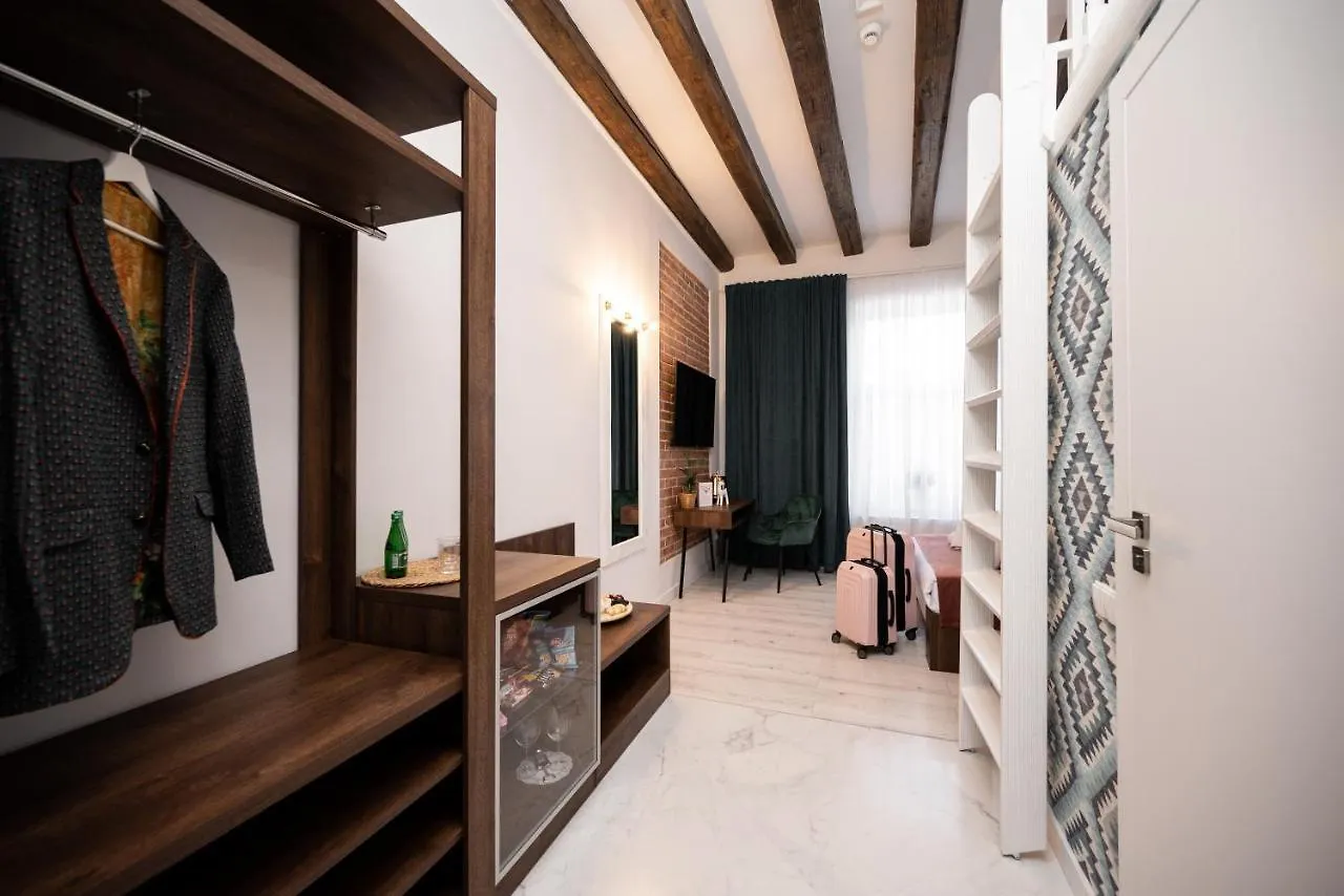 Hive Family House Hotel Krakow 0*,