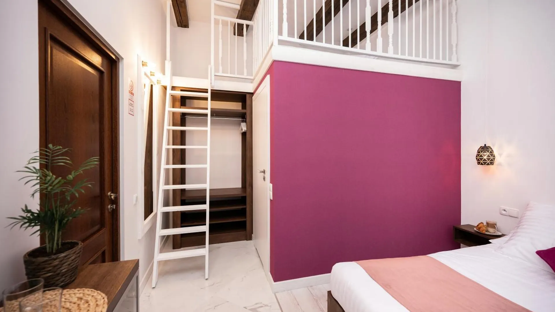 Hive Family House Hotel Krakow 0*,  Poland